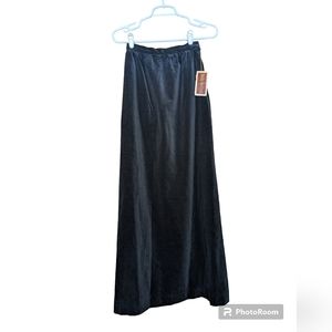 NWT Vintage Nelly De Grab Velvet Long Skirt. size 6.